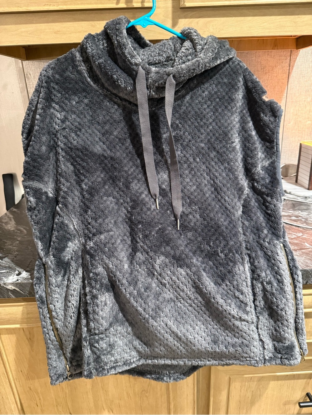 Sleeveless Columbia Plush Hooded Pullover Sweatshirt - Charcoal